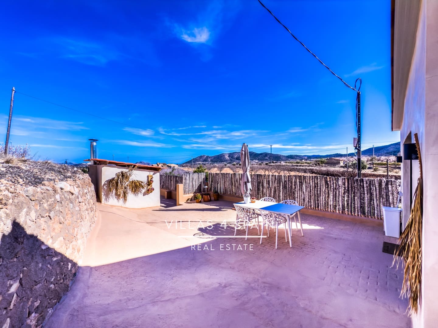 8 sypialnia Willa na sprzedaż w La Romana z basenem garażem - 789 000 € (Ref: 8847126)