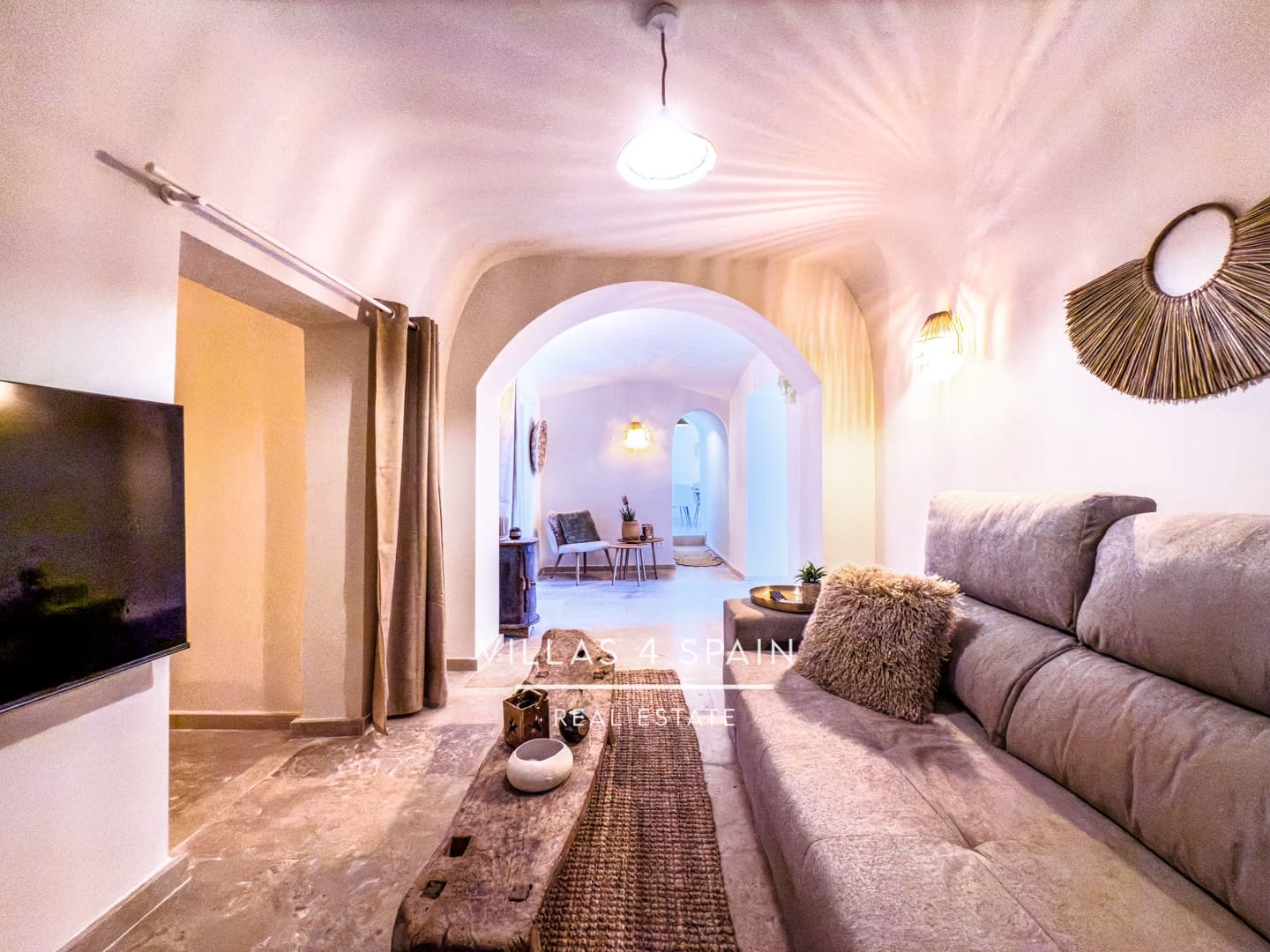 8 sypialnia Willa na sprzedaż w La Romana z basenem garażem - 789 000 € (Ref: 8847126)