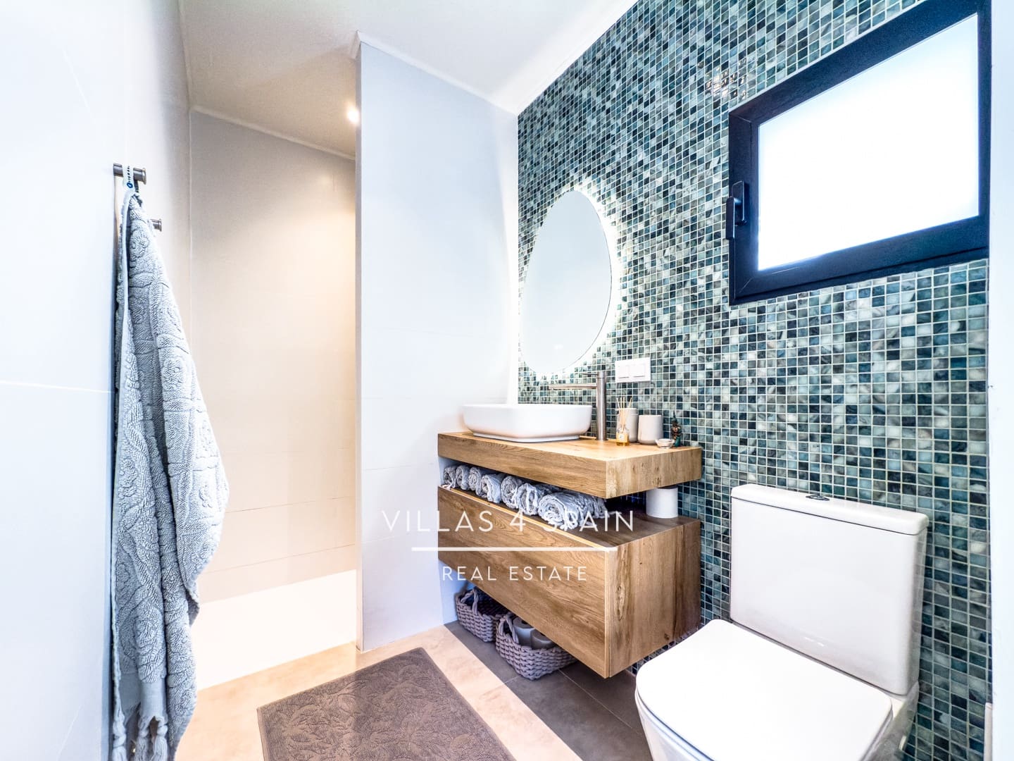 8 sypialnia Willa na sprzedaż w La Romana z basenem garażem - 789 000 € (Ref: 8847126)