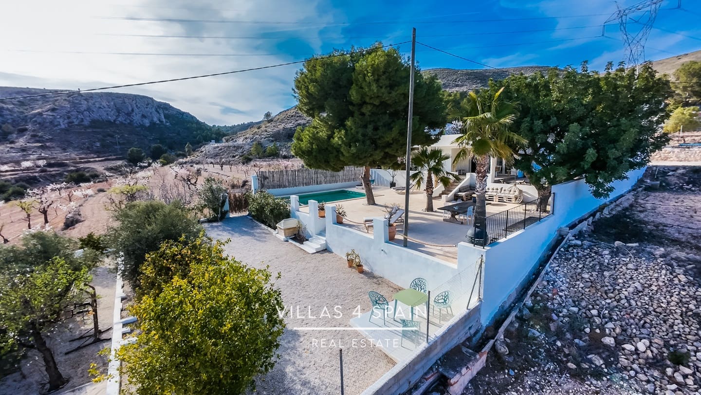 8 sypialnia Willa na sprzedaż w La Romana z basenem garażem - 789 000 € (Ref: 8847126)