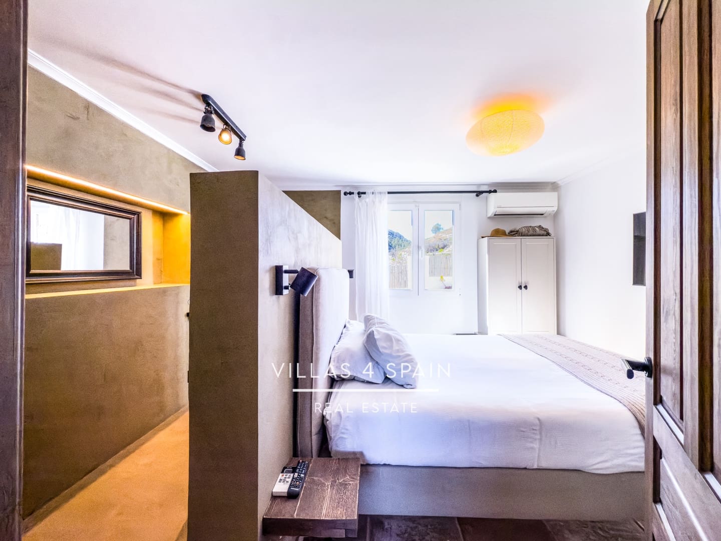 8 makuuhuone Huvila myytävänä paikassa La Romana mukana uima-altaan 
autotalli - 789 000 € (Ref: 8873187)