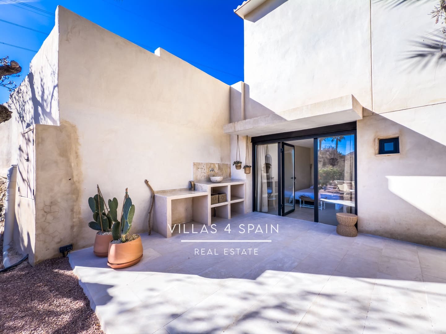 8 makuuhuone Huvila myytävänä paikassa La Romana mukana uima-altaan 
autotalli - 789 000 € (Ref: 8873187)