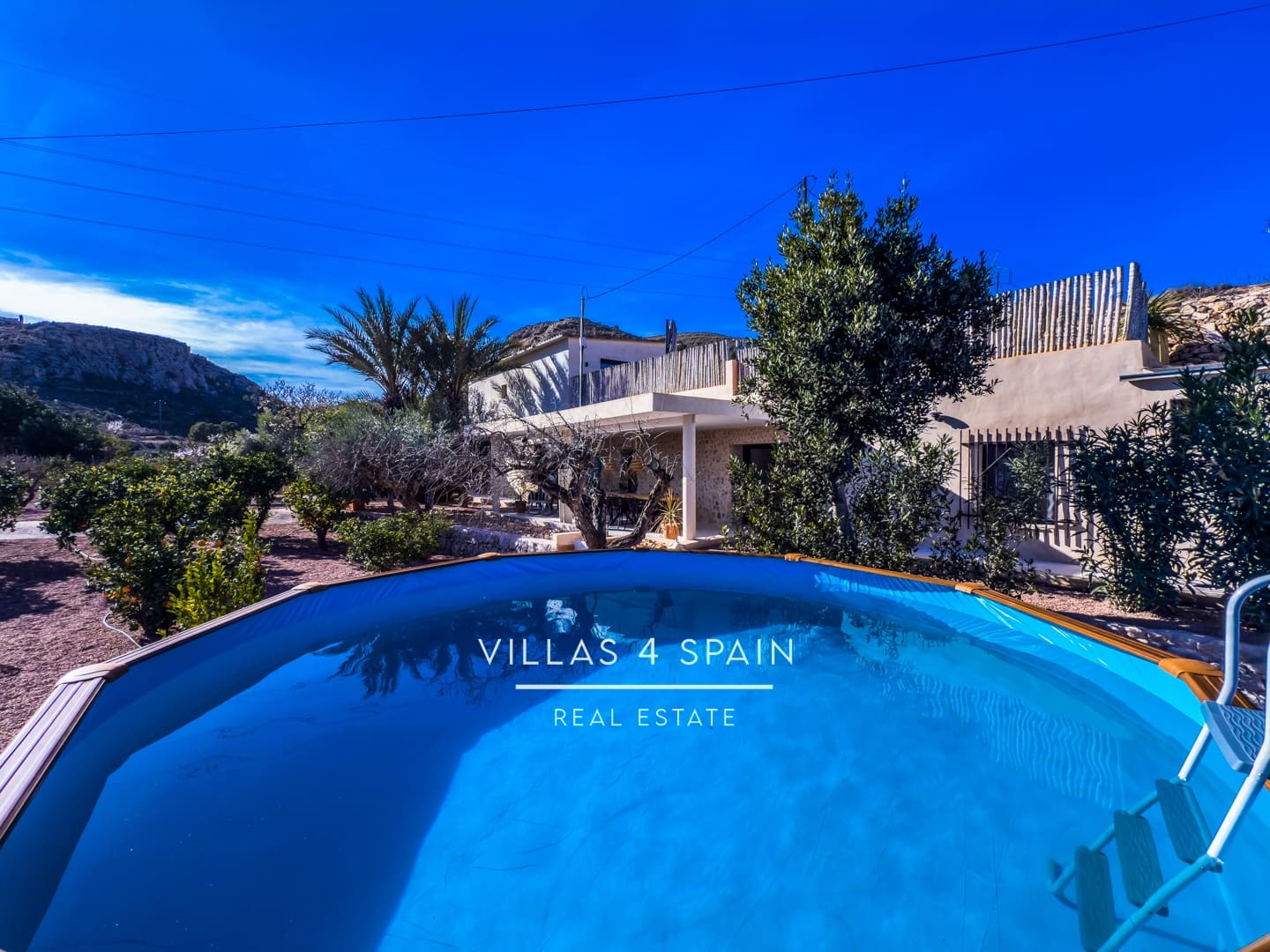 8 makuuhuone Huvila myytävänä paikassa La Romana mukana uima-altaan 
autotalli - 789 000 € (Ref: 8873187)