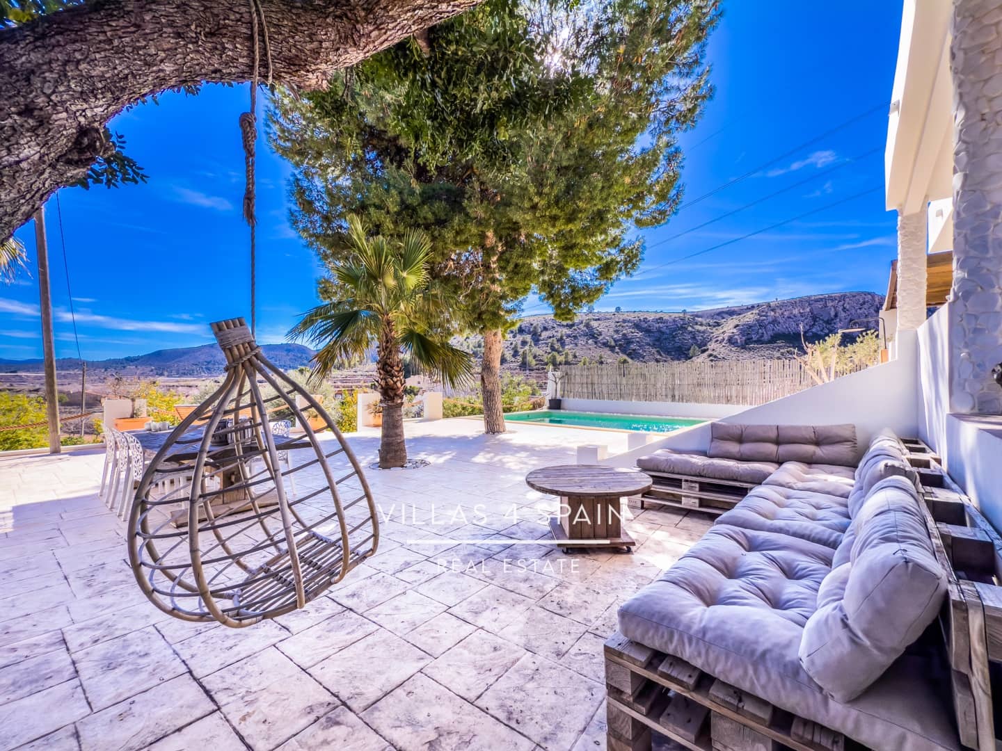 8 makuuhuone Huvila myytävänä paikassa La Romana mukana uima-altaan 
autotalli - 789 000 € (Ref: 8873187)