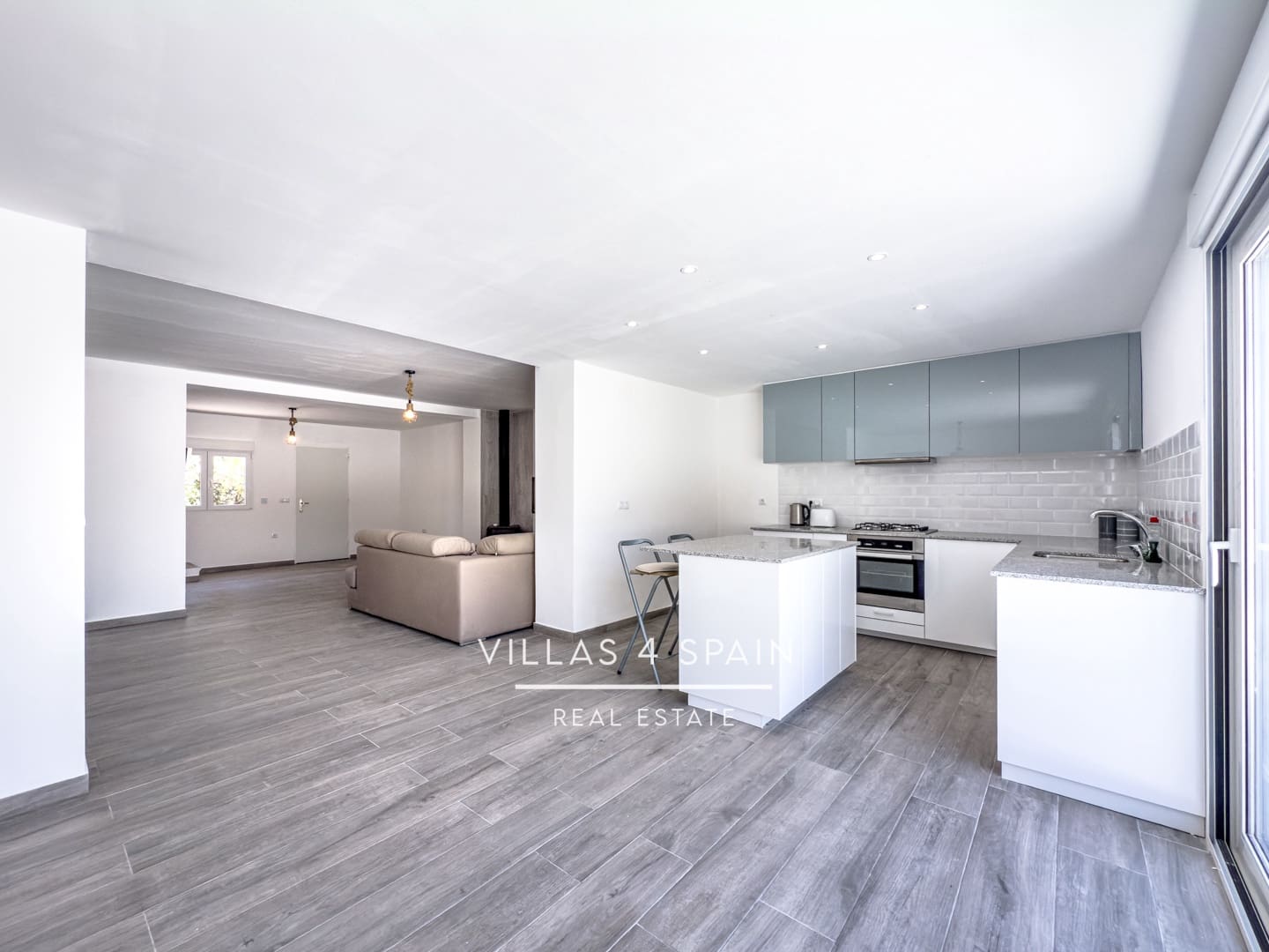 Casa de 4 habitaciones en La Canalosa en venta - 199.995 € (Ref: 9084838)