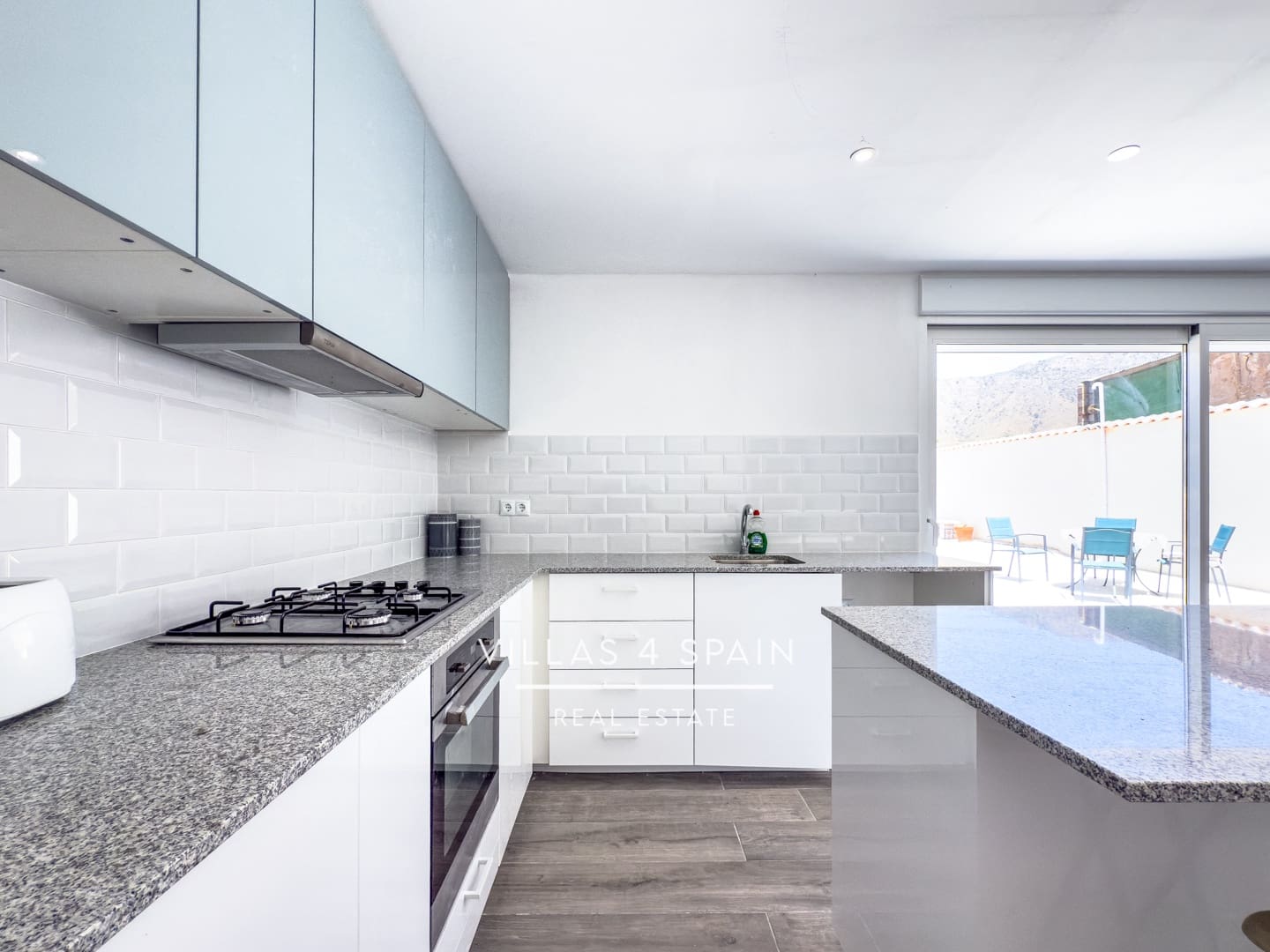 Casa de 4 habitaciones en La Canalosa en venta - 199.995 € (Ref: 9084838)