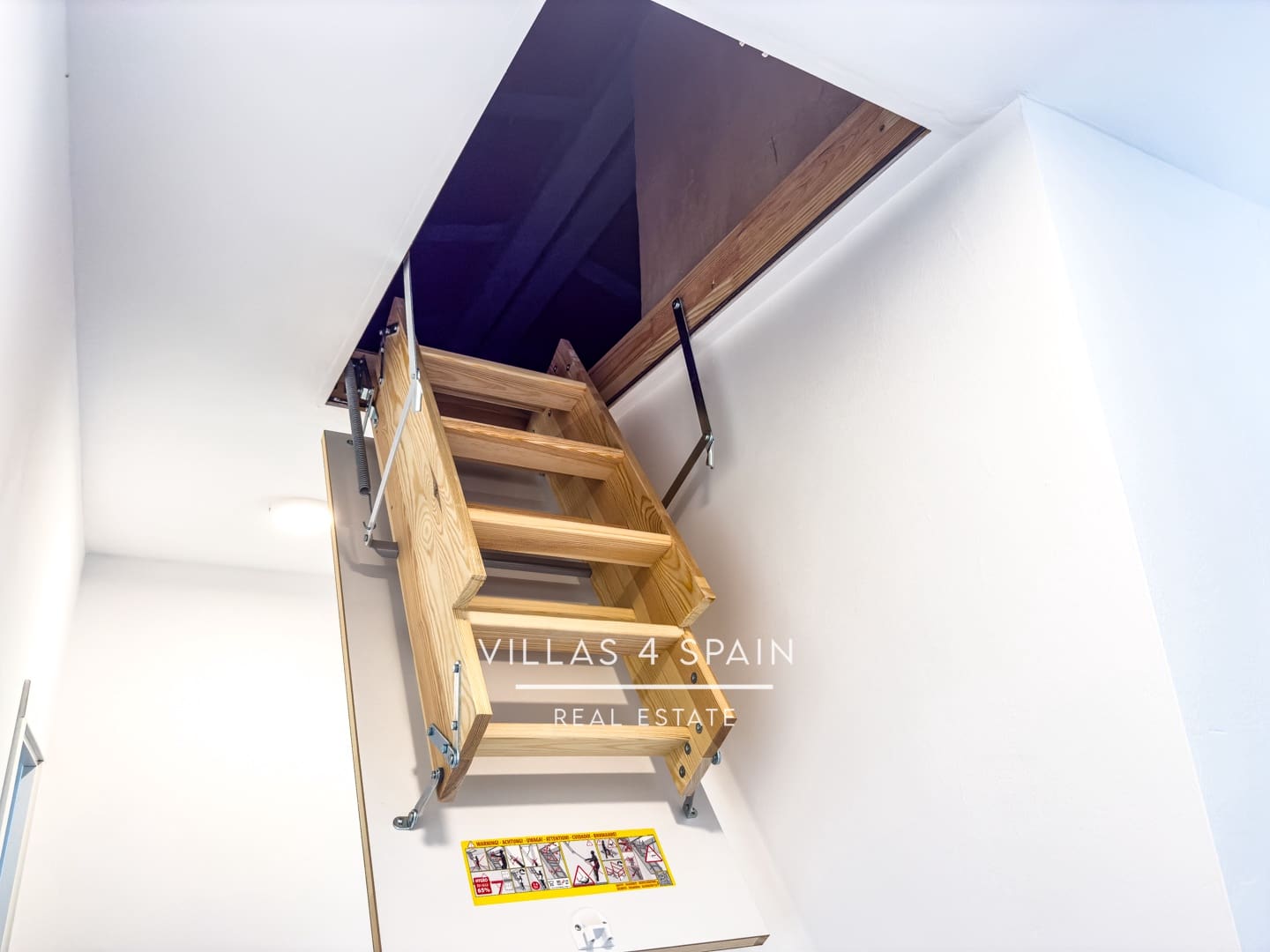 Casa de 4 habitaciones en La Canalosa en venta - 199.995 € (Ref: 9084838)