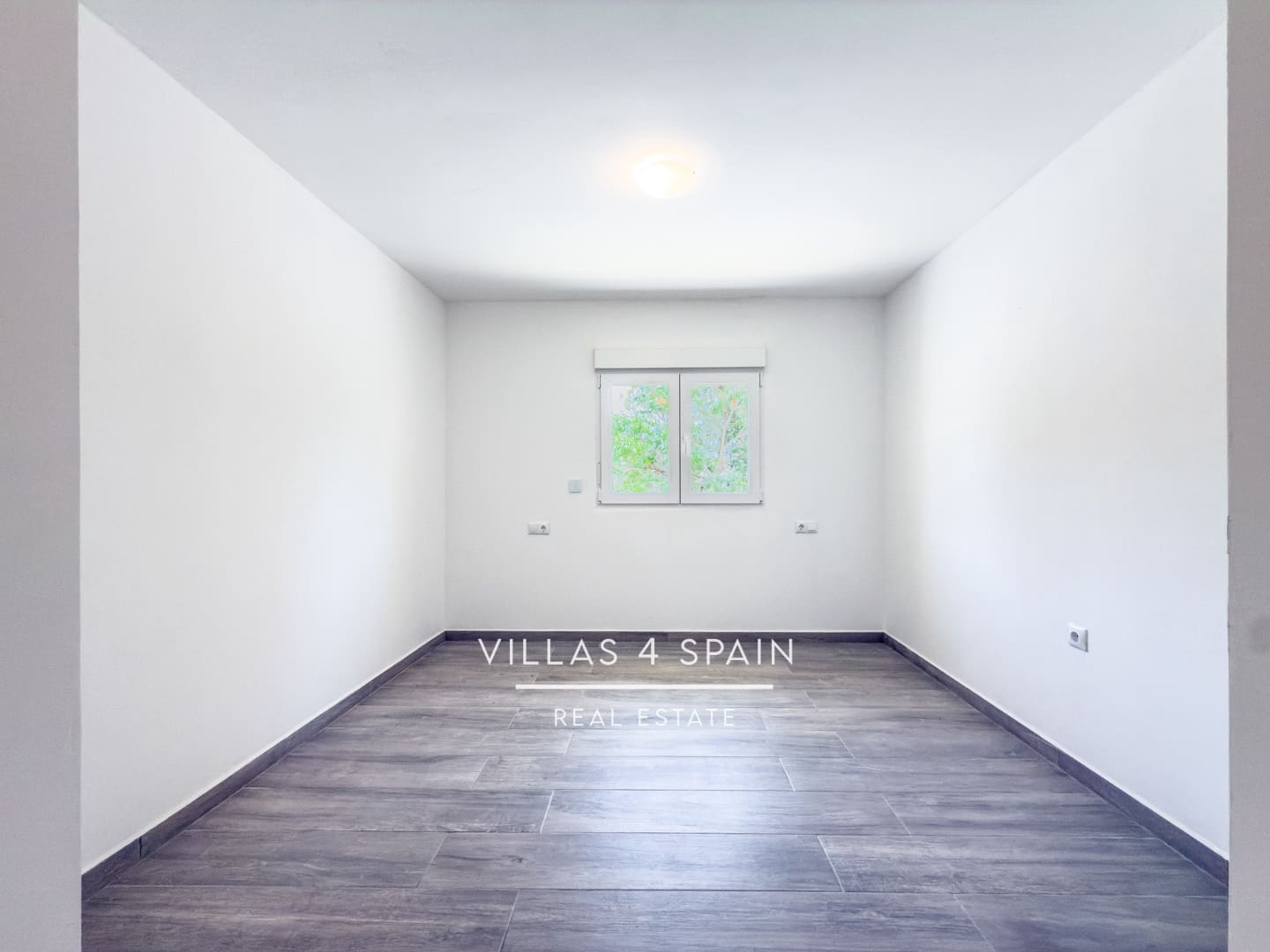 Casa de 4 habitaciones en La Canalosa en venta - 199.995 € (Ref: 9084838)