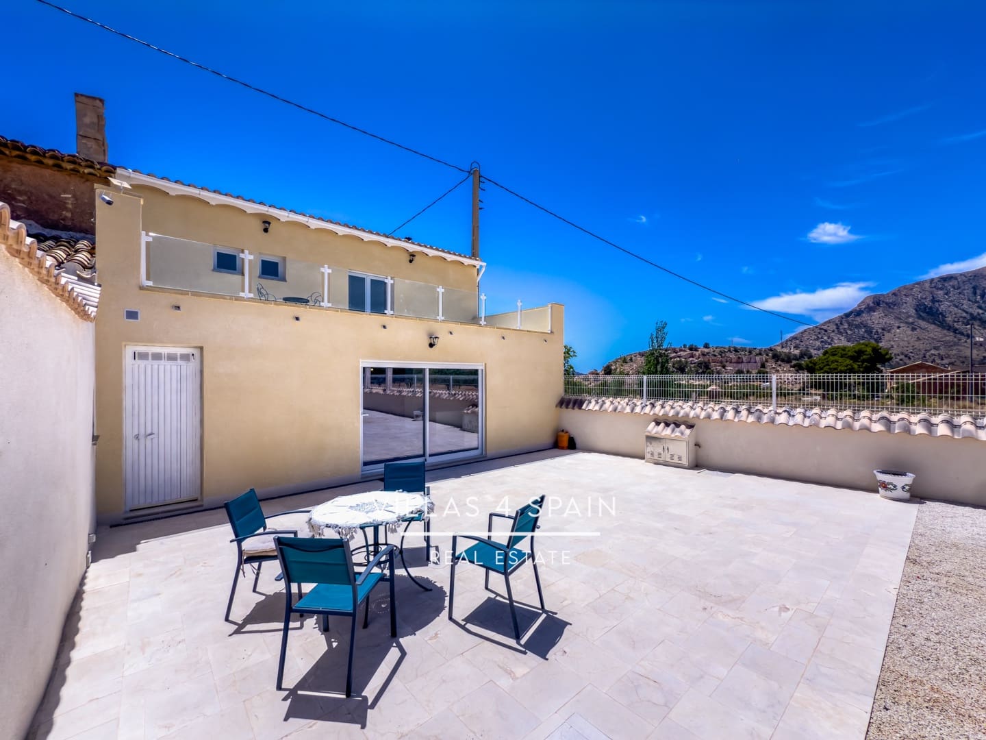 Casa de 4 habitaciones en La Canalosa en venta - 199.995 € (Ref: 9084838)