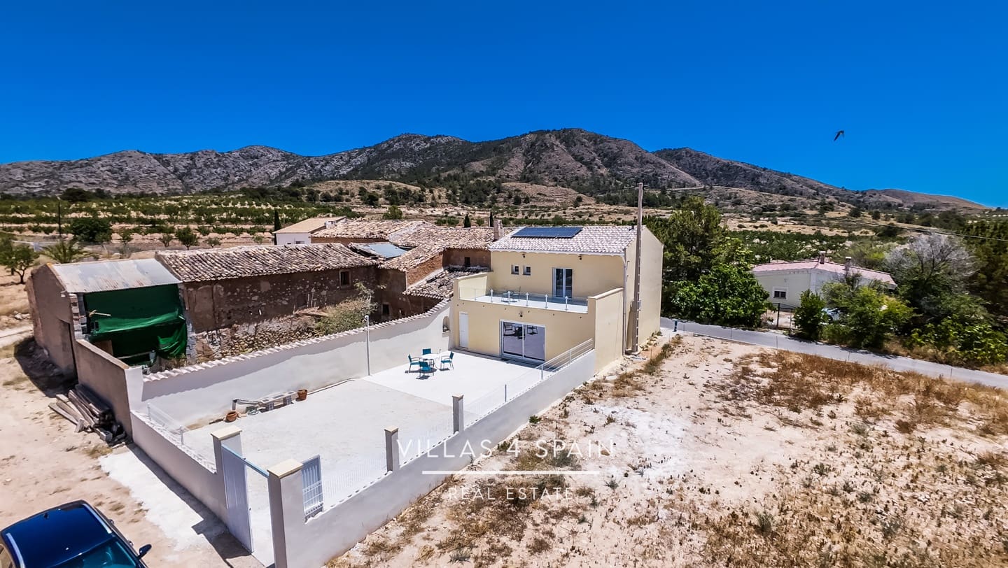 Casa de 4 habitaciones en La Canalosa en venta - 199.995 € (Ref: 9084838)