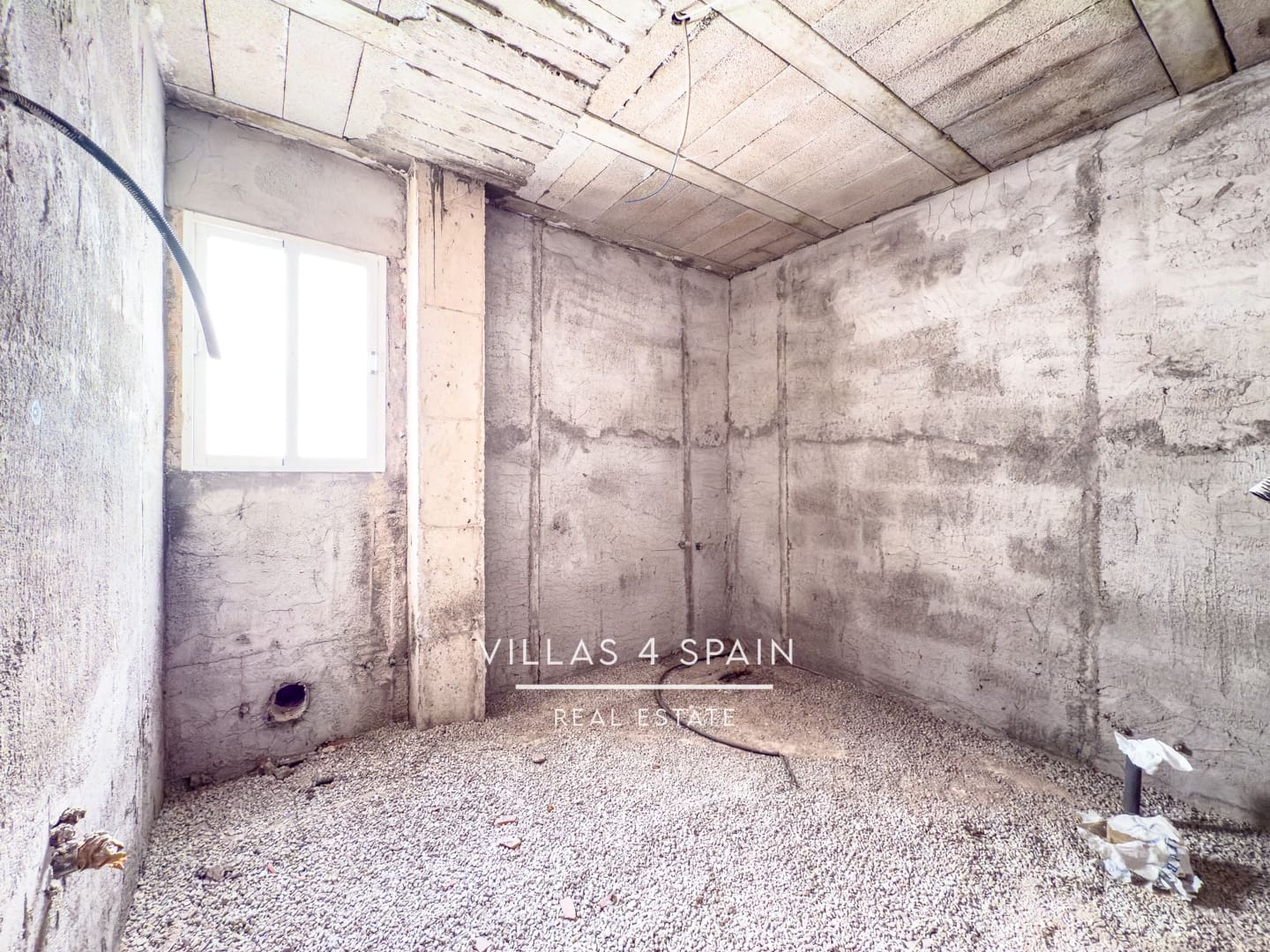 8 soverom Hus til salgs i Fortuna - € 174 000 (Ref: 9126100)