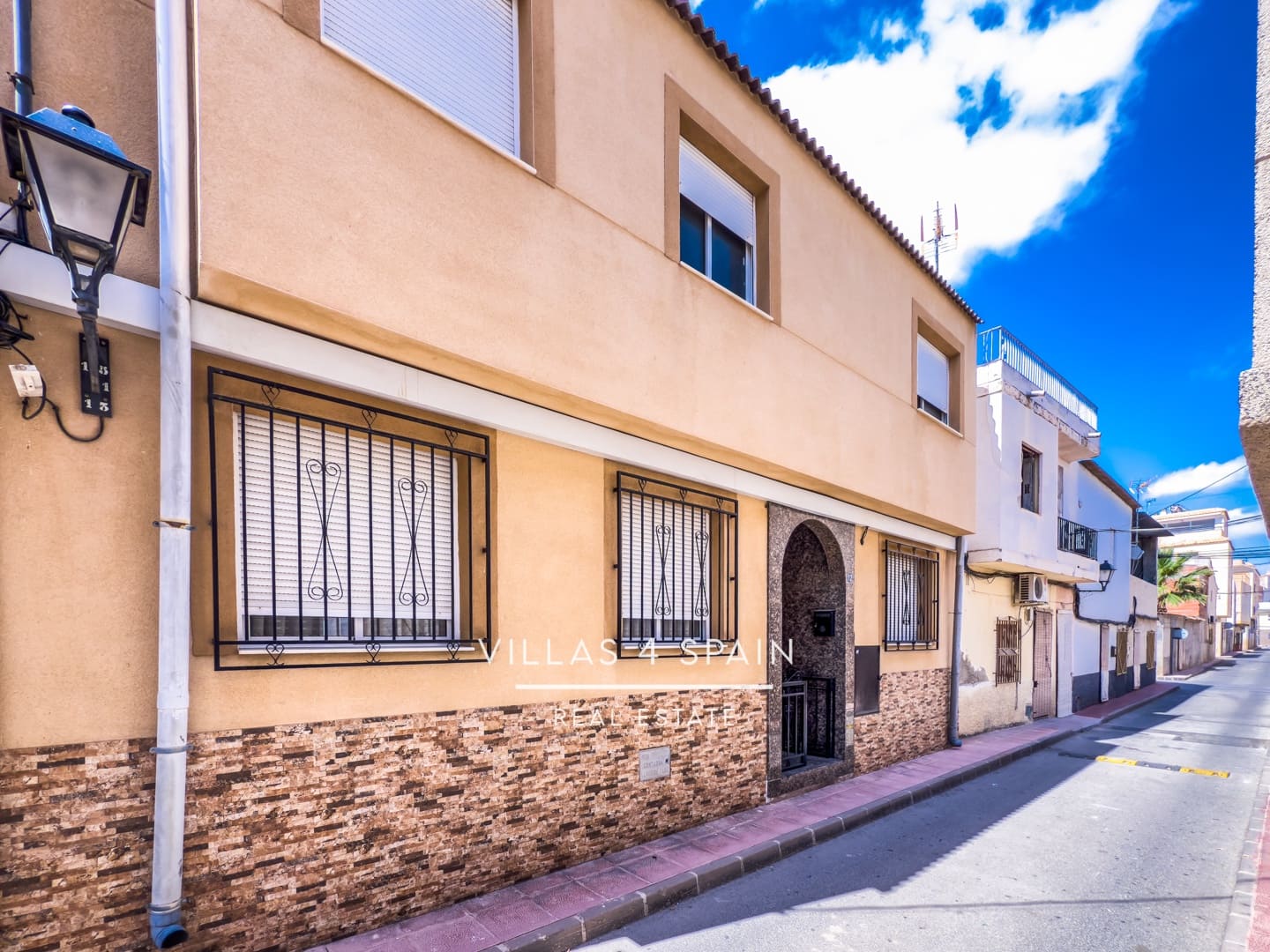 8 soverom Hus til salgs i Fortuna - € 174 000 (Ref: 9126100)