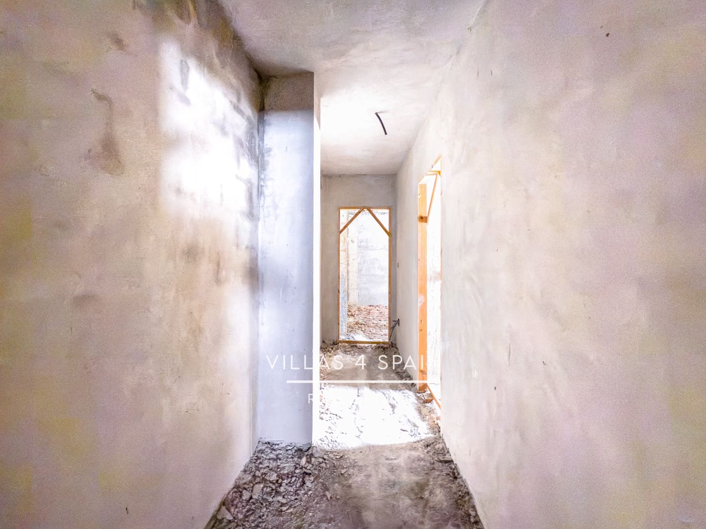 8 soverom Hus til salgs i Fortuna - € 174 000 (Ref: 9126100)