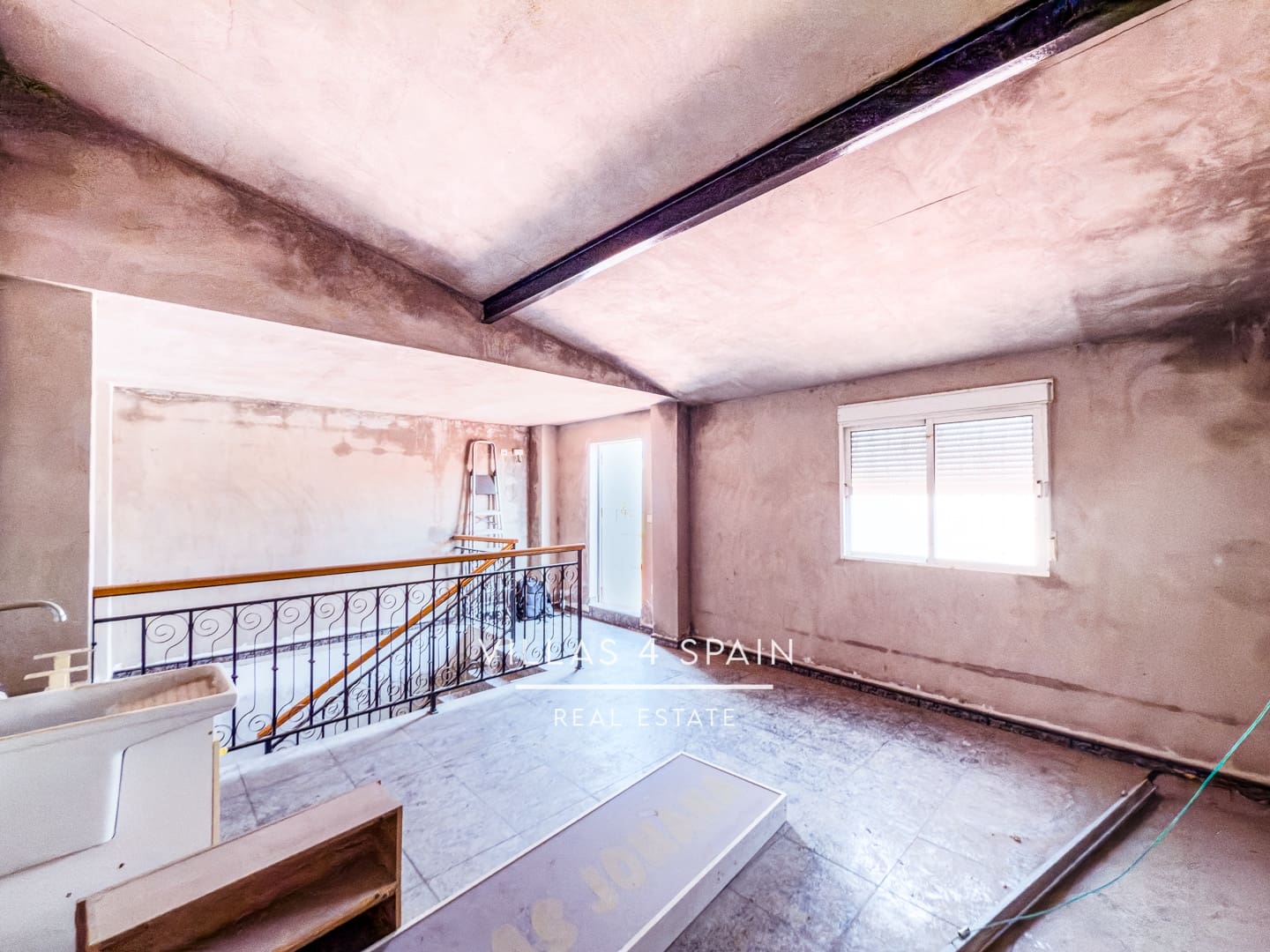 8 soverom Hus til salgs i Fortuna - € 174 000 (Ref: 9126100)