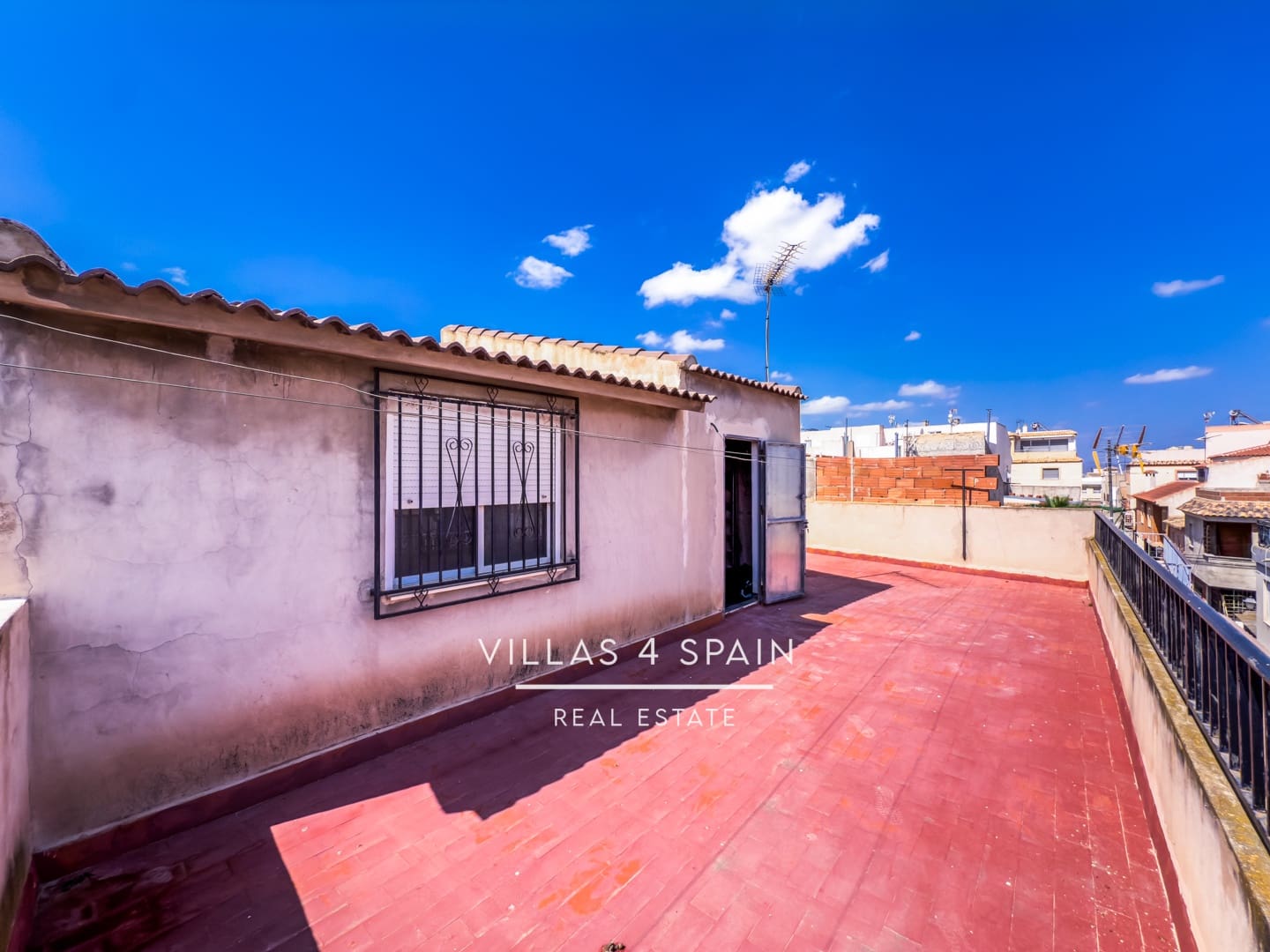 8 soverom Hus til salgs i Fortuna - € 174 000 (Ref: 9126100)