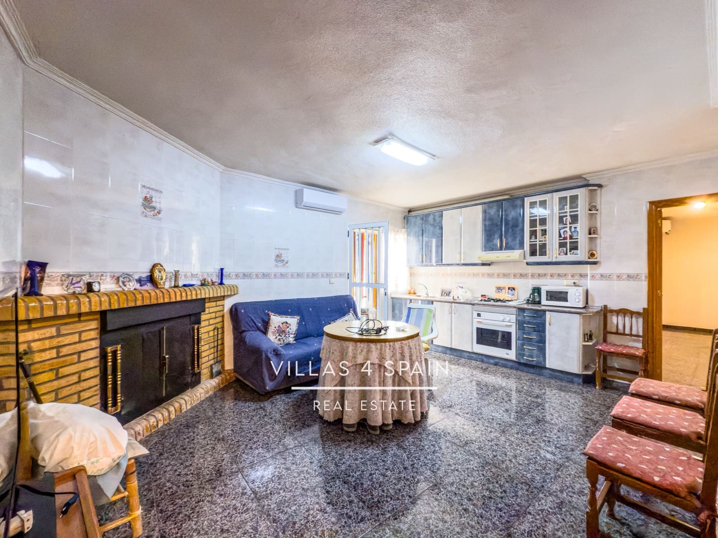 8 soverom Hus til salgs i Fortuna - € 174 000 (Ref: 9126100)