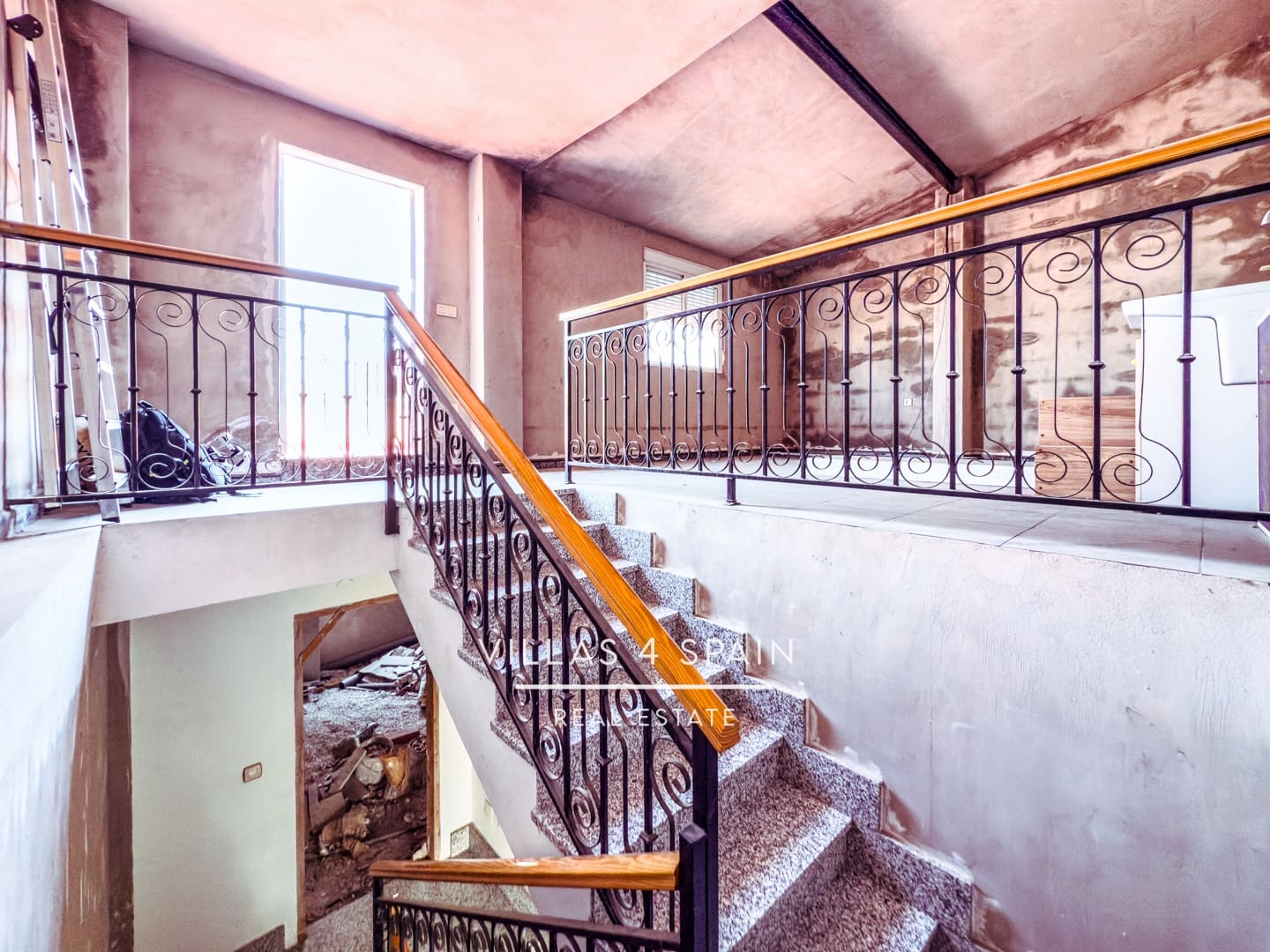 8 soverom Hus til salgs i Fortuna - € 174 000 (Ref: 9126100)