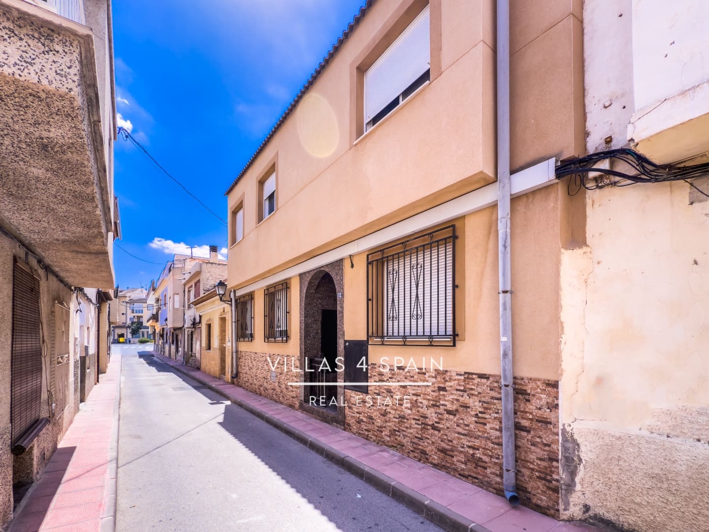 8 soverom Hus til salgs i Fortuna - € 174 000 (Ref: 9126100)