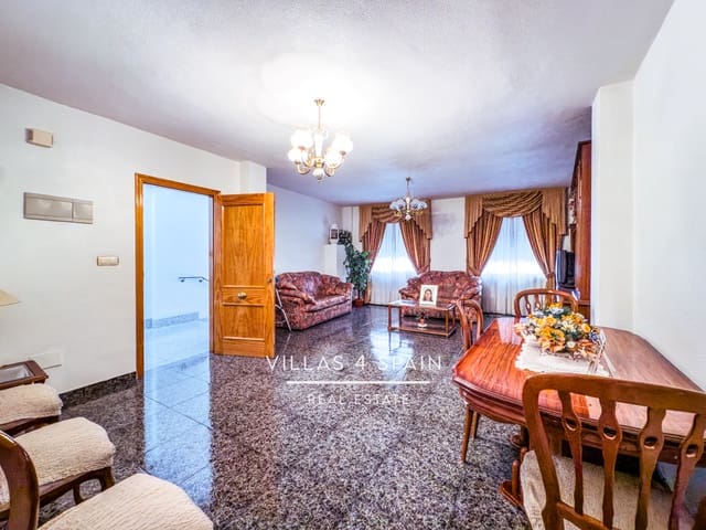 8 bedroom Townhouse for sale in Fortuna - € 174,000 (Ref: 9126100)