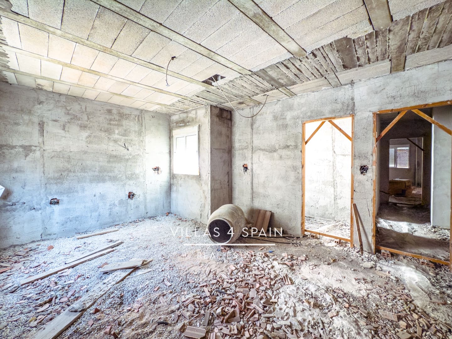 8 soverom Hus til salgs i Fortuna - € 174 000 (Ref: 9126100)