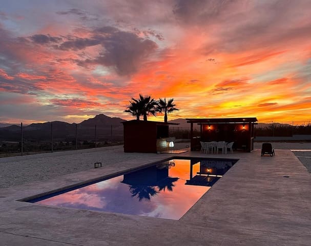 5 bedroom Villa for sale in Sax with pool garage - € 593,000 (Ref: 9128849)