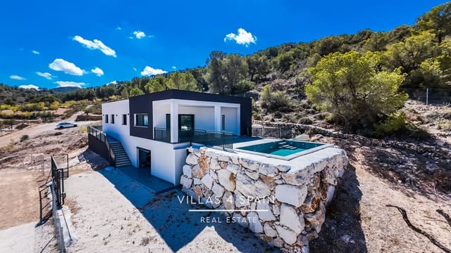 3 soveværelse Villa til salg i Pinoso med swimmingpool garage - € 339.995 (Ref: 9131165)
