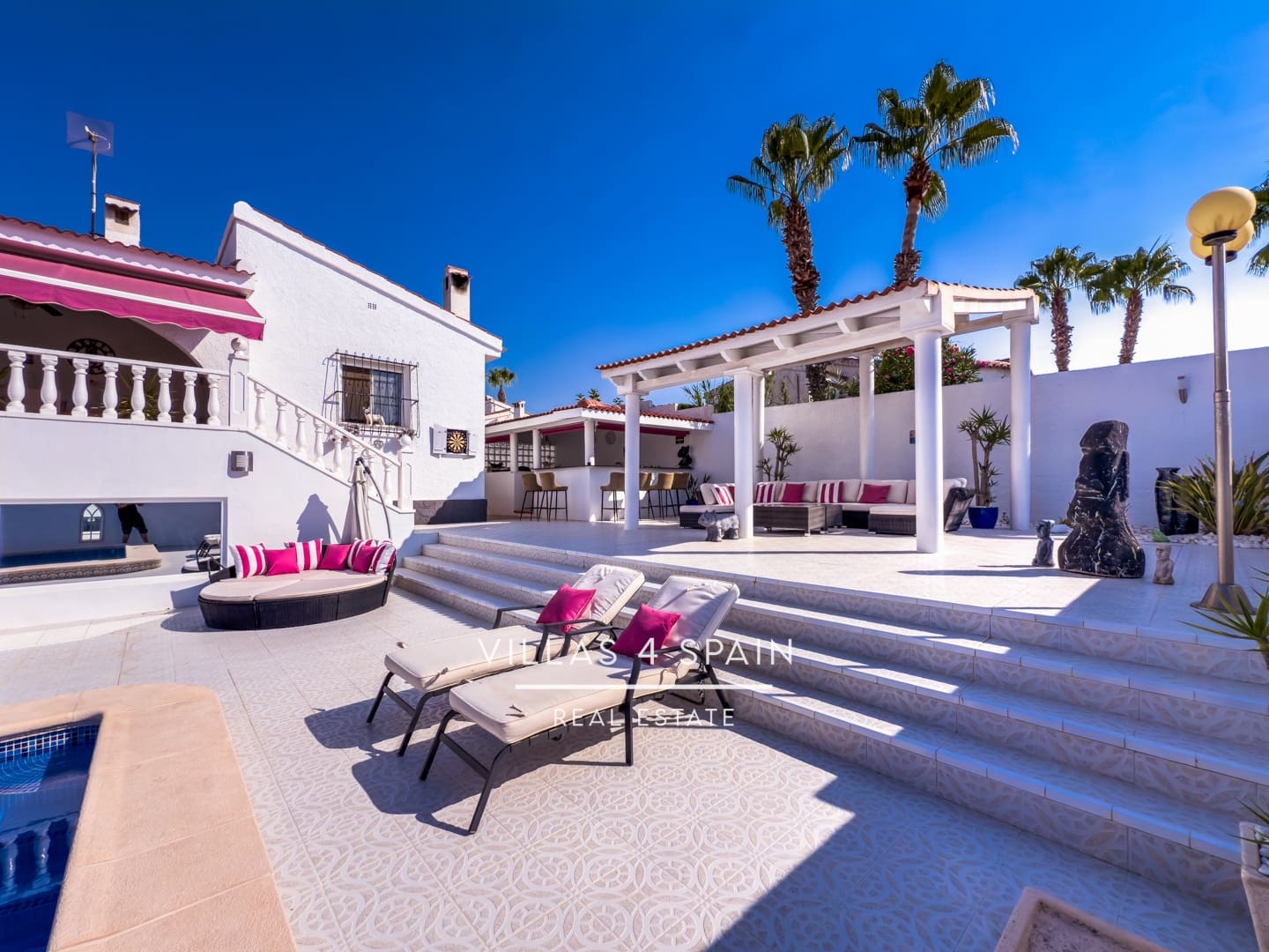 4 soveværelse Villa til salg i Ciudad Quesada med swimmingpool garage - € 485.000 (Ref: 9180777)