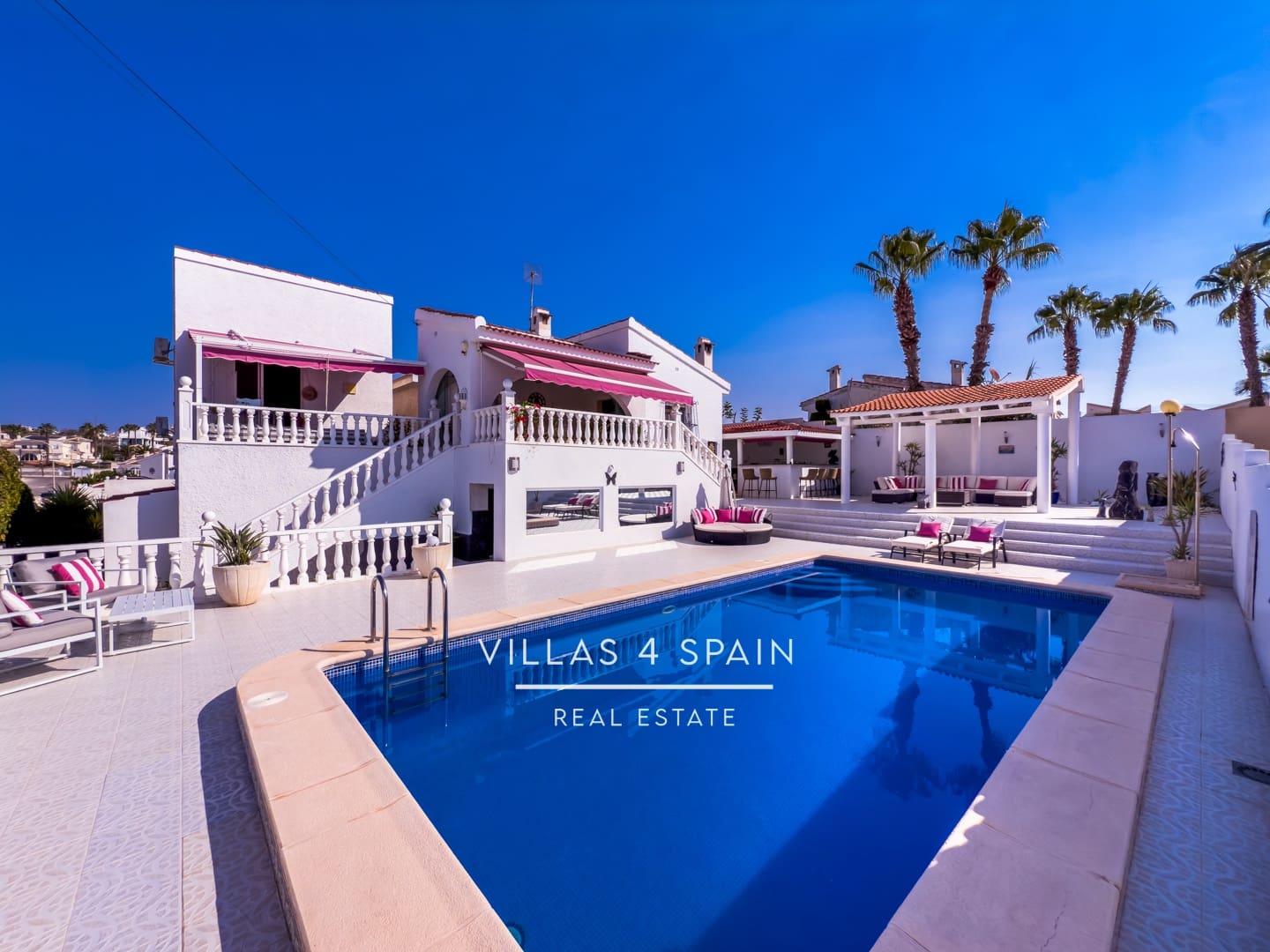 4 soveværelse Villa til salg i Ciudad Quesada med swimmingpool garage - € 485.000 (Ref: 9180777)