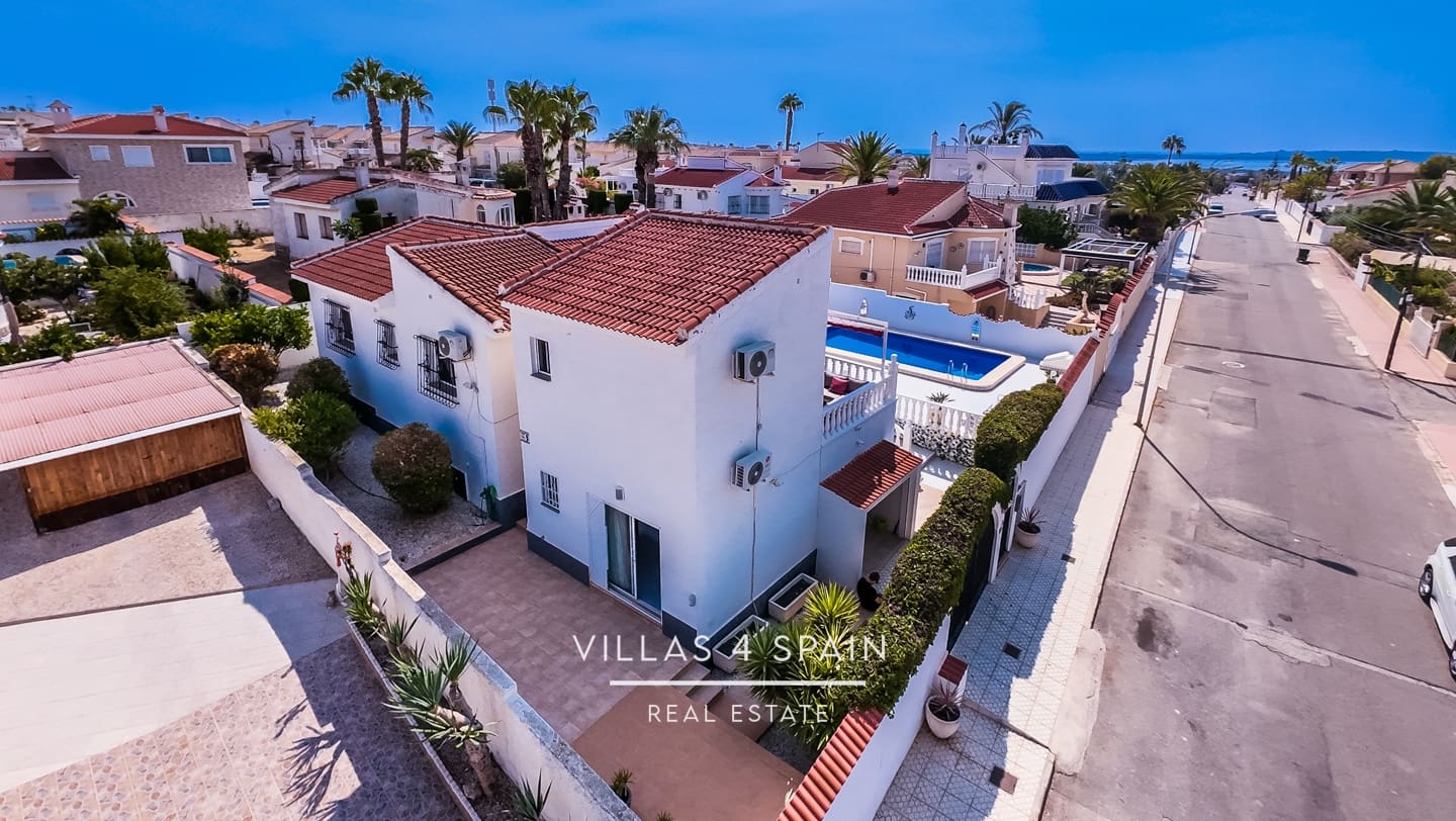 4 soveværelse Villa til salg i Ciudad Quesada med swimmingpool garage - € 485.000 (Ref: 9180777)