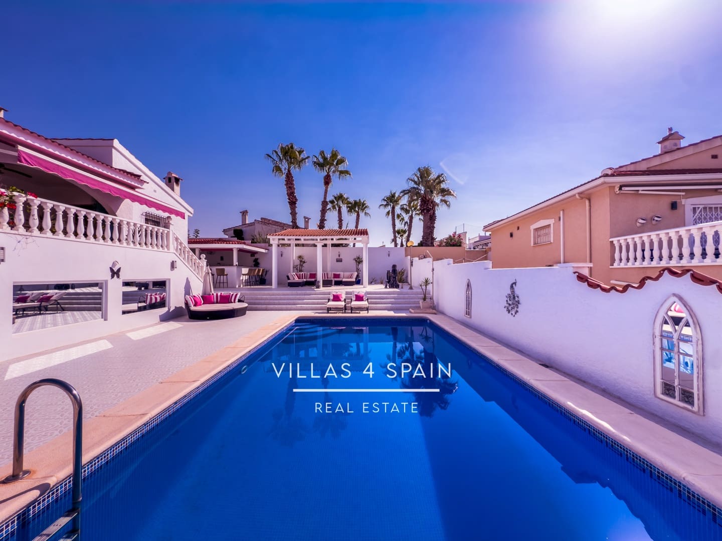 4 soverom Villa til salgs i Ciudad Quesada med svømmebasseng garasje - € 475 000 (Ref: 9183256)