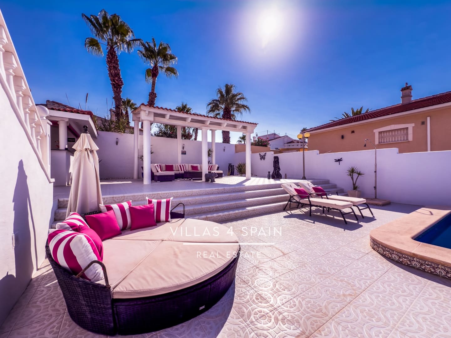 4 soverom Villa til salgs i Ciudad Quesada med svømmebasseng garasje - € 475 000 (Ref: 9183256)