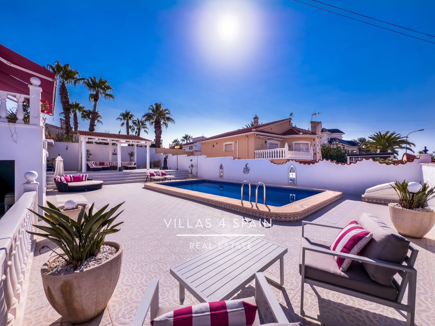 4 soverom Villa til salgs i Ciudad Quesada med svømmebasseng garasje - € 475 000 (Ref: 9183256)