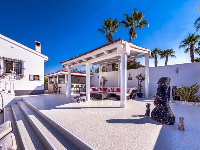 4 soverom Villa til salgs i Ciudad Quesada, Rojales med svømmebasseng garasje - € 475 000 (Ref: 9183256)