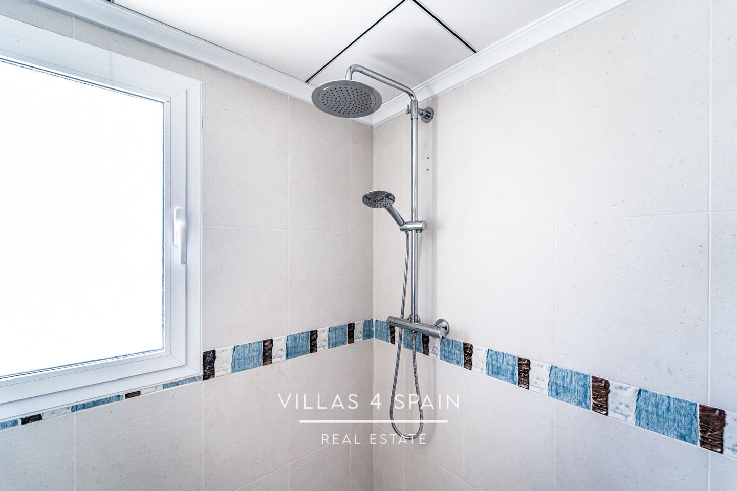 3 soverom Villa til salgs i Fortuna med svømmebasseng garasje - € 319 000 (Ref: 9201961)