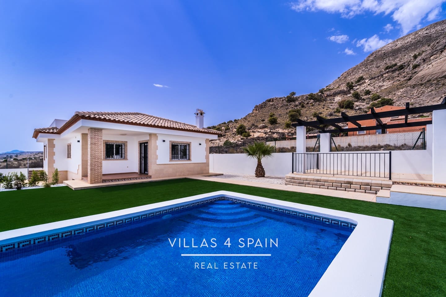 3 soverom Villa til salgs i Fortuna med svømmebasseng garasje - € 319 000 (Ref: 9201961)