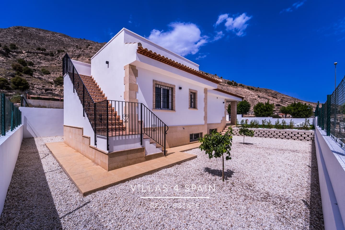 3 soverom Villa til salgs i Fortuna med svømmebasseng garasje - € 319 000 (Ref: 9201961)