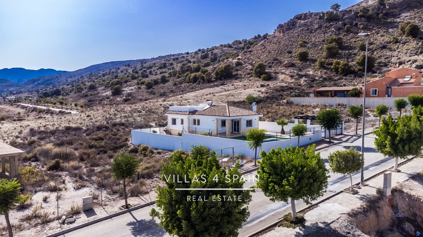 3 soverom Villa til salgs i Fortuna med svømmebasseng garasje - € 319 000 (Ref: 9201961)