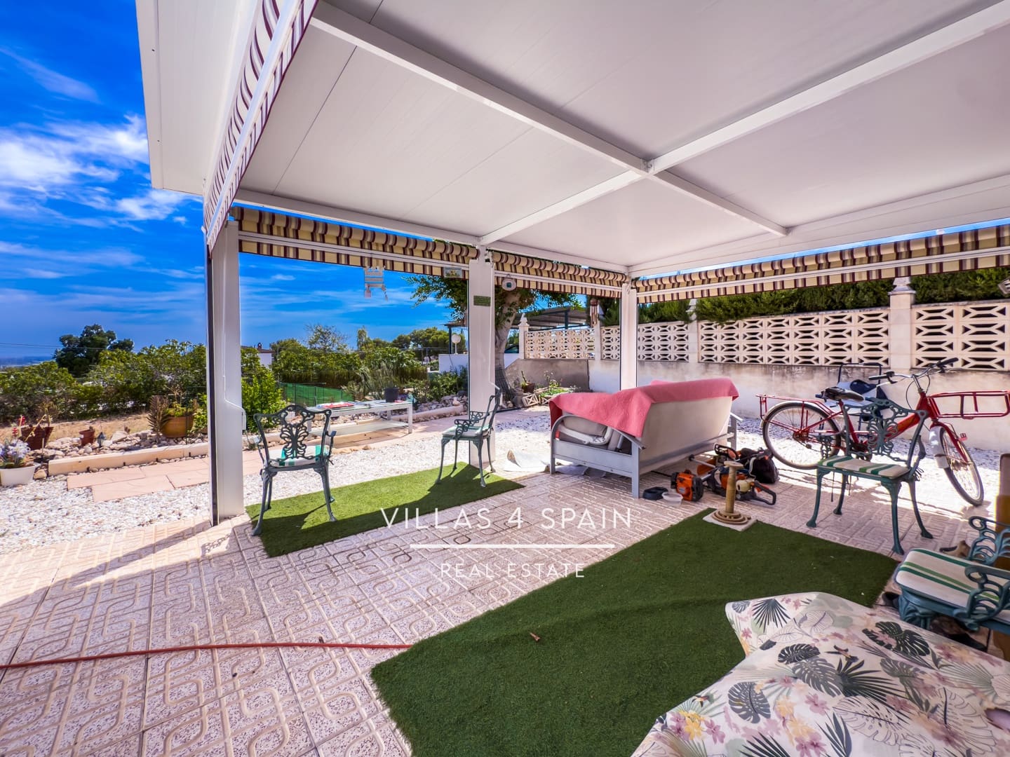 3 bedroom Villa for sale in Albatera with pool - € 229,950 (Ref: 9212505)