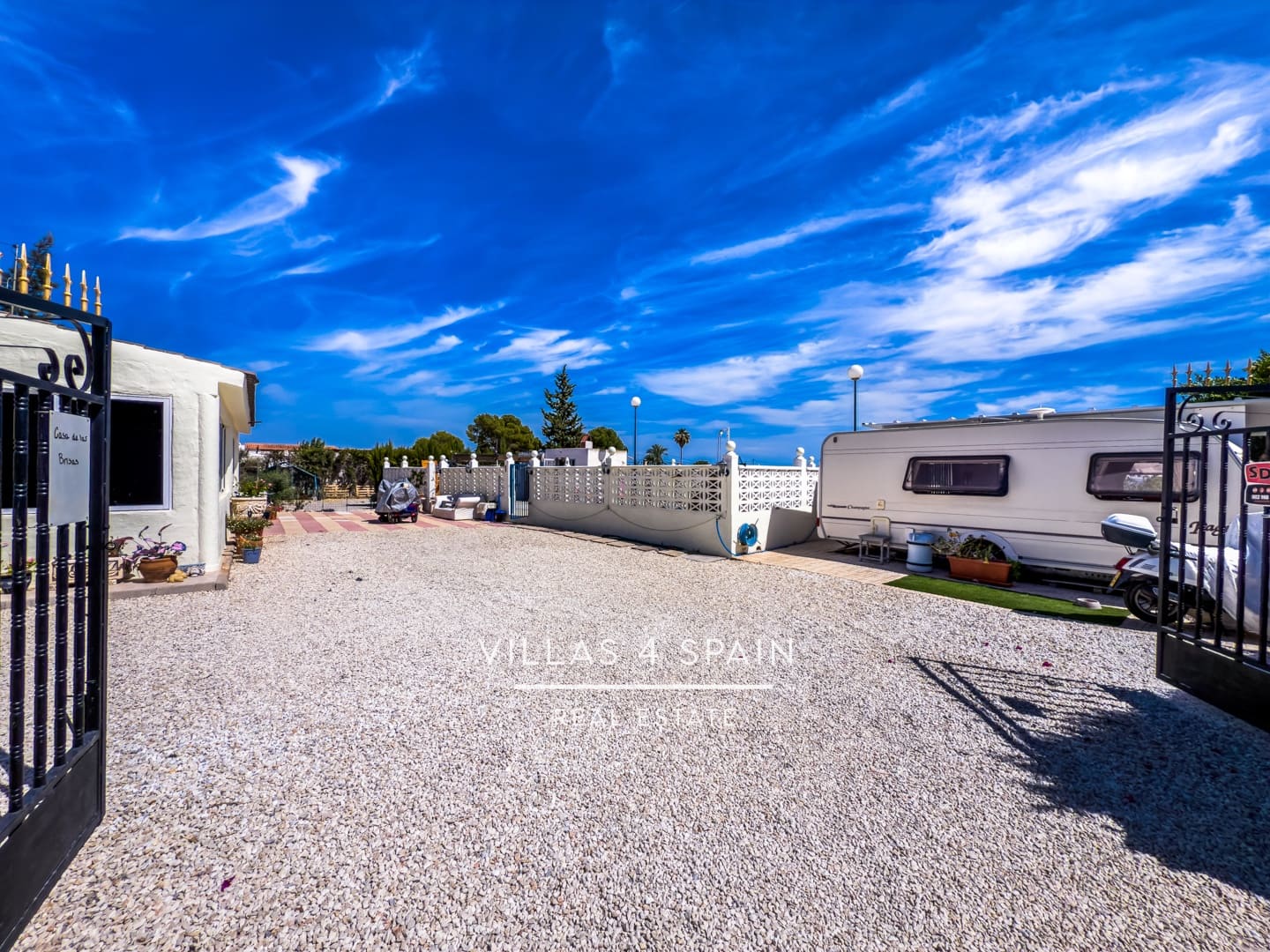 3 bedroom Villa for sale in Albatera with pool - € 229,950 (Ref: 9212505)