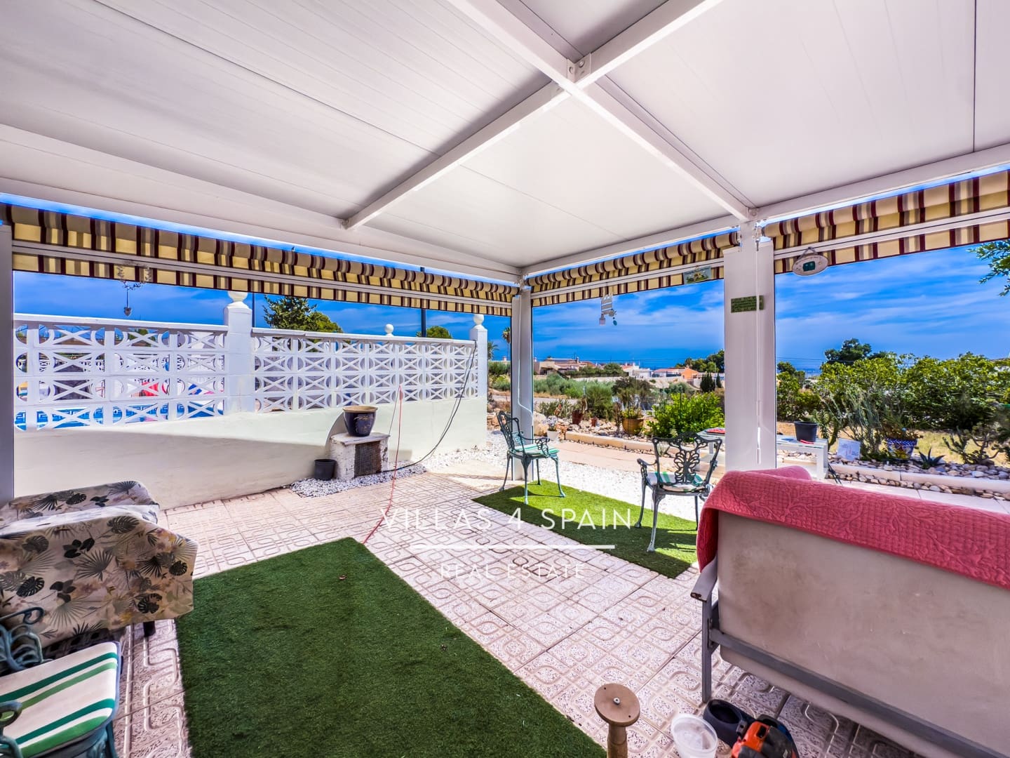 3 bedroom Villa for sale in Albatera with pool - € 229,950 (Ref: 9212505)