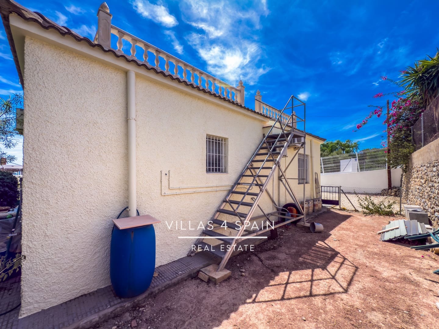 3 bedroom Villa for sale in Albatera with pool - € 229,950 (Ref: 9212505)