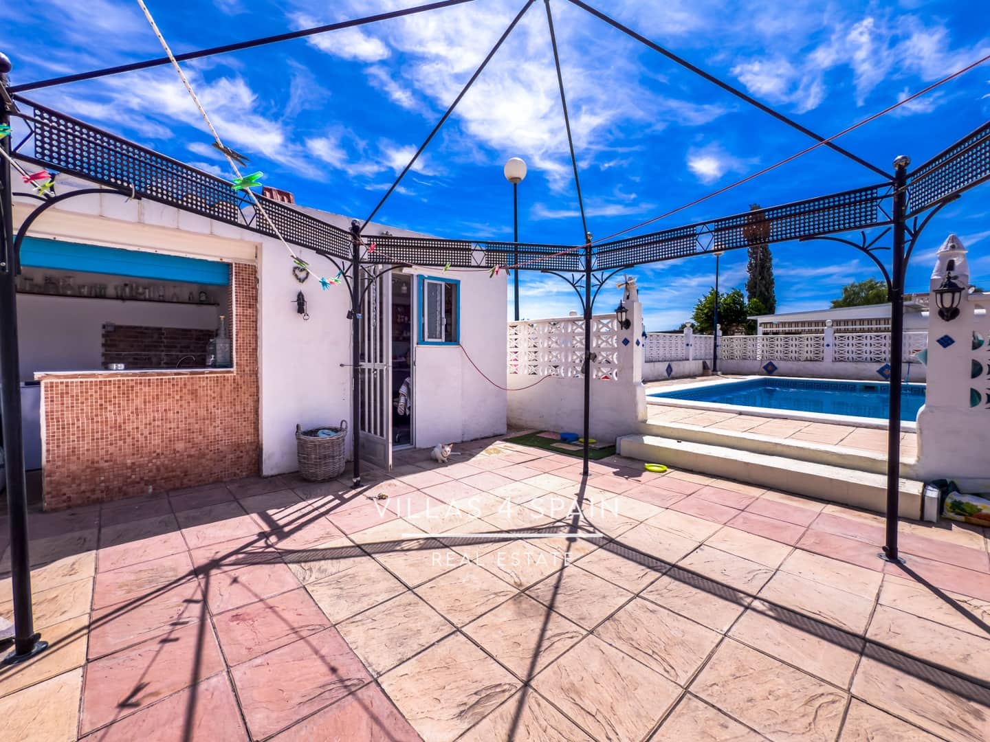 3 bedroom Villa for sale in Albatera with pool - € 229,950 (Ref: 9212505)