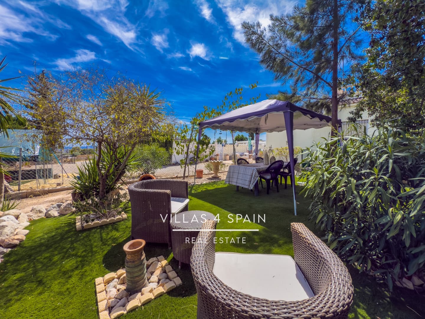 3 bedroom Villa for sale in Albatera with pool - € 229,950 (Ref: 9212505)