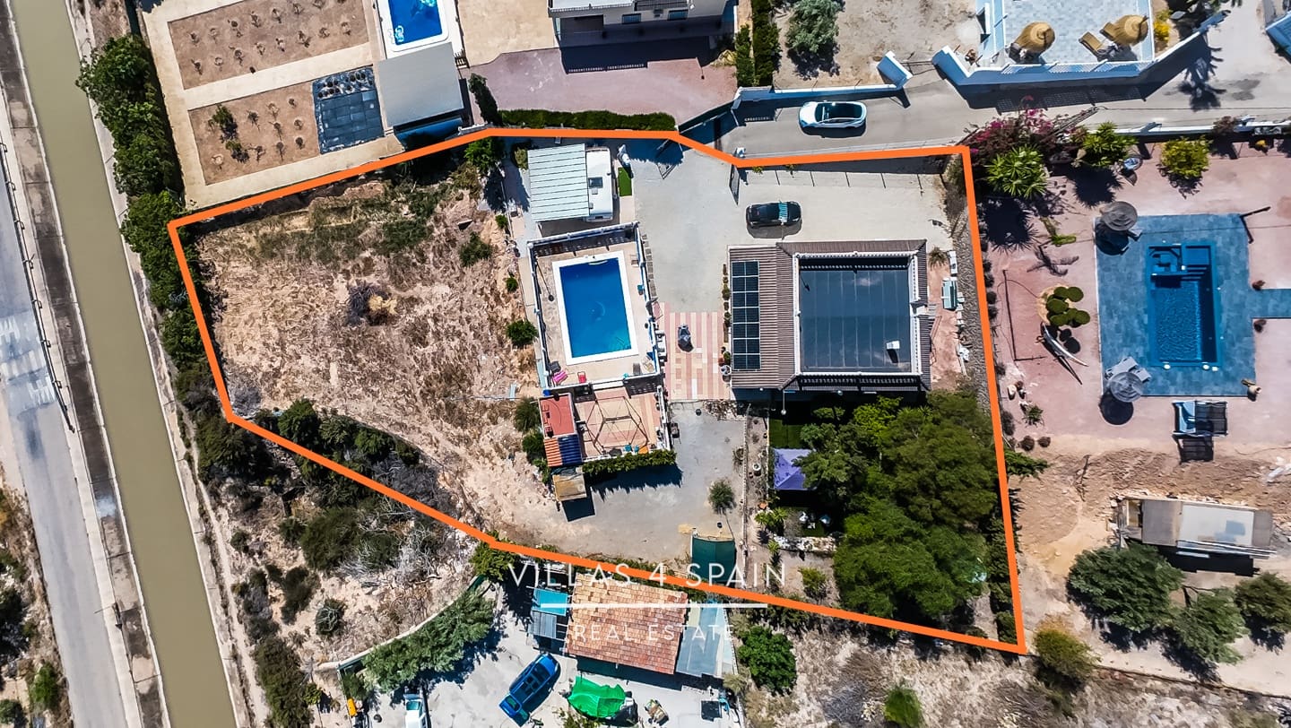 3 bedroom Villa for sale in Albatera with pool - € 229,950 (Ref: 9212505)