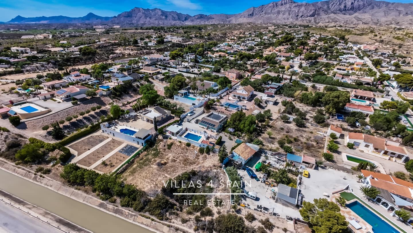 3 bedroom Villa for sale in Albatera with pool - € 229,950 (Ref: 9212505)