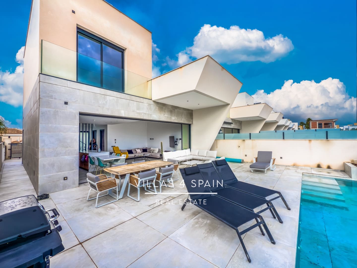 4 bedroom Villa for sale in Rojales with pool - € 789,000 (Ref: 9306285)