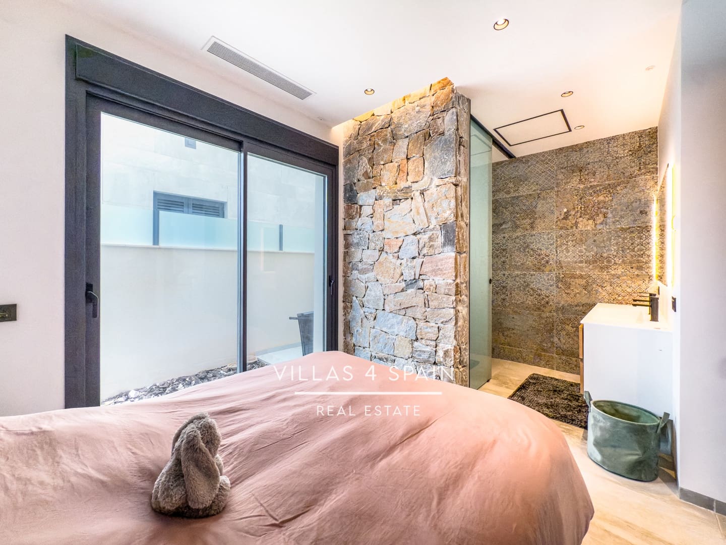 4 bedroom Villa for sale in Rojales with pool - € 789,000 (Ref: 9306285)