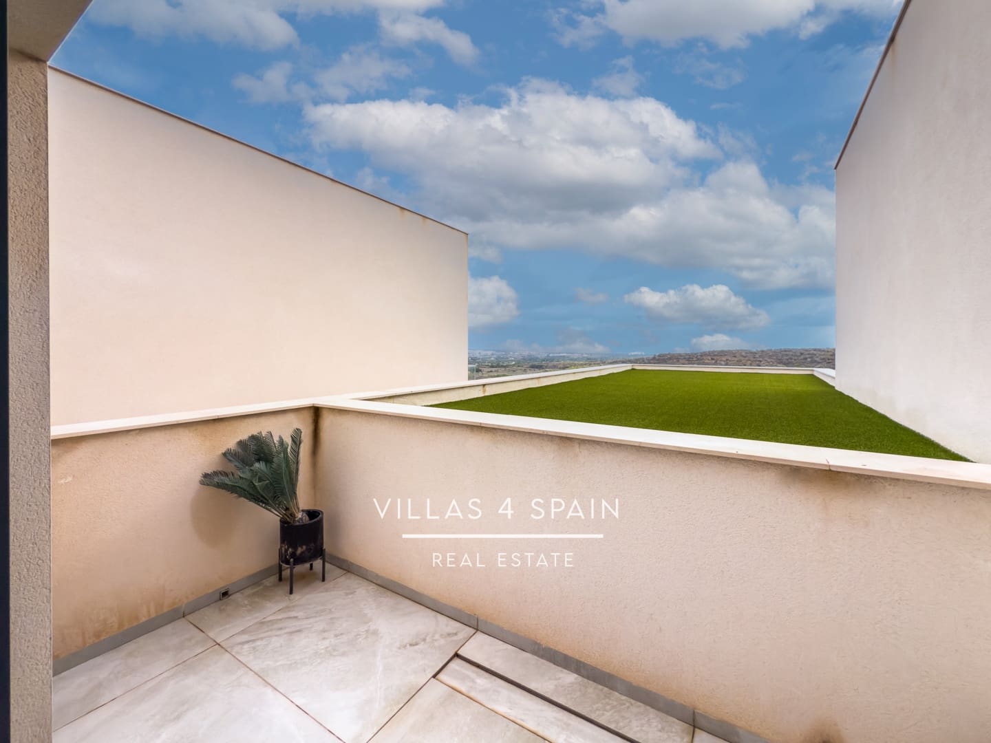 4 bedroom Villa for sale in Rojales with pool - € 789,000 (Ref: 9306285)