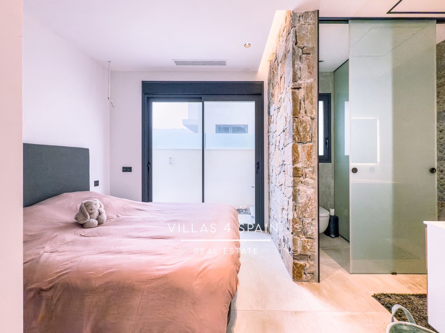 4 bedroom Villa for sale in Rojales with pool - € 789,000 (Ref: 9306285)