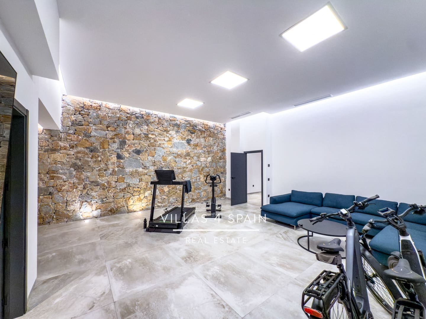 4 bedroom Villa for sale in Rojales with pool - € 789,000 (Ref: 9306285)